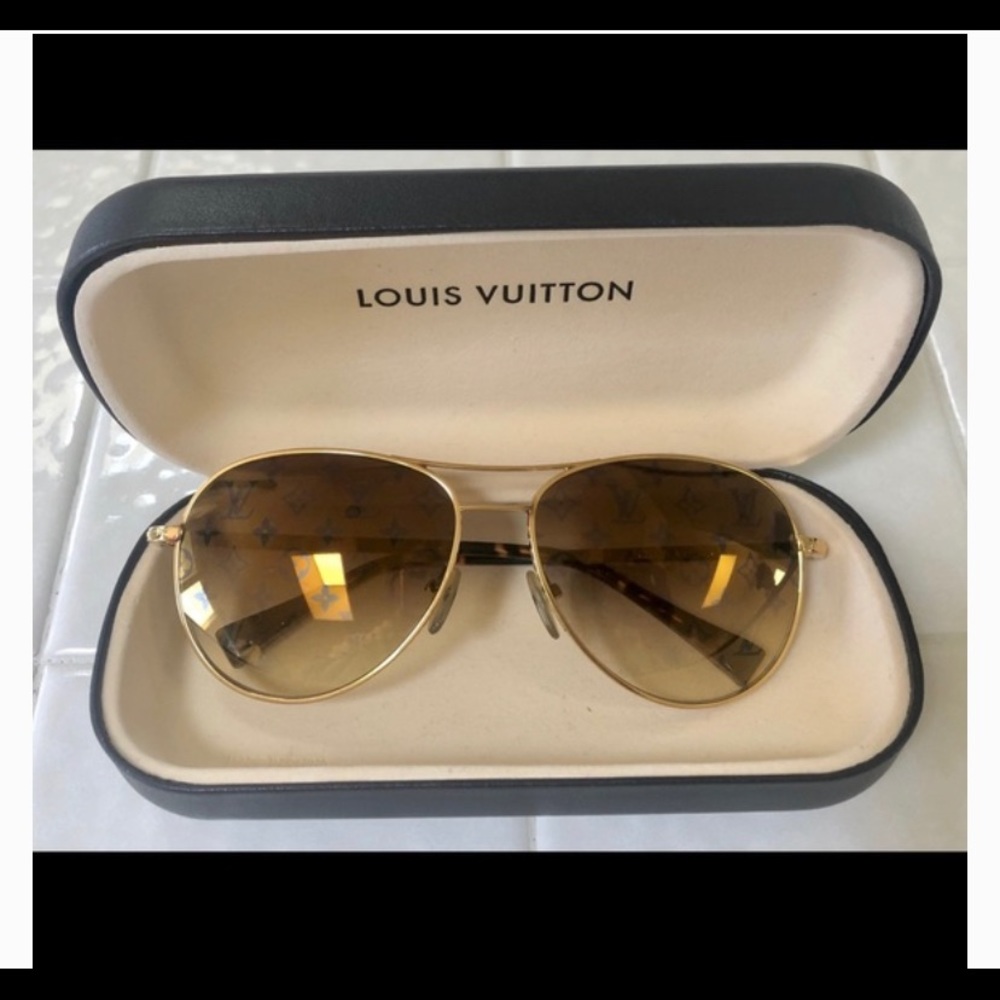 Louis Vuitton Aviators Sunglasses